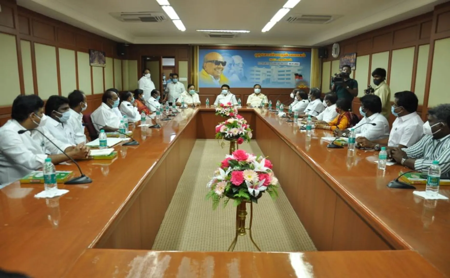 dmk mps meeting at chennai mk stalin tweet